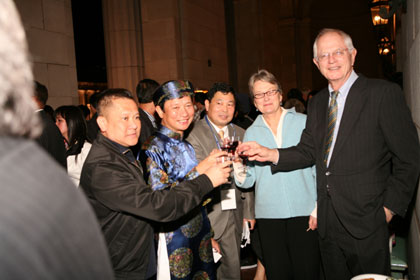 ຊາວຫວຽດນາມ ອາໄສຢູ່ຫຼາຍປະ ເທດຈັດຕັ້ງການ ຕ້ອນຮັບບຸນເຕັດ 2012